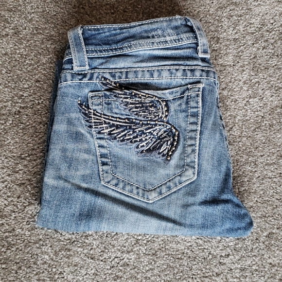 Miss Me Capri Jeans - Picture 6 of 7